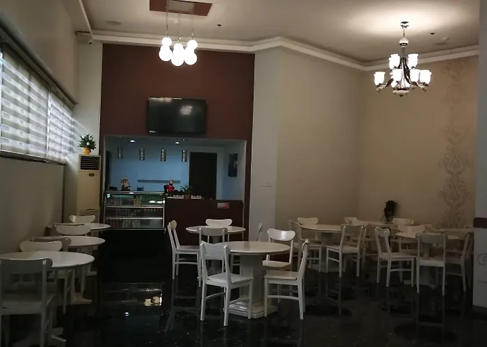 Hotel Mannra *